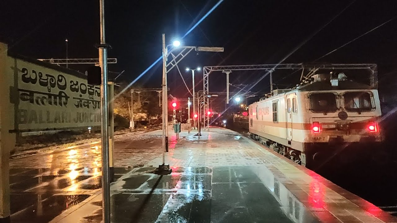 HAMPI Express Loco change from E loco to D loco at BALLARI Jn