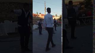 Çubuklu Cem Çalıyor Hüseyin Kağıt Oynuyor