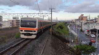 【なんと片側球切れ！】209系500番台ケヨM84編成が各駅停車府中本町行きとして吉川駅1番線に到着するシーン（1626E）2023.08.22