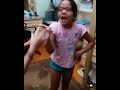 يا بختك عندك اخت وبتلبسوا من بعض عادي أنا لما اختي تلبس حاجه من عندي