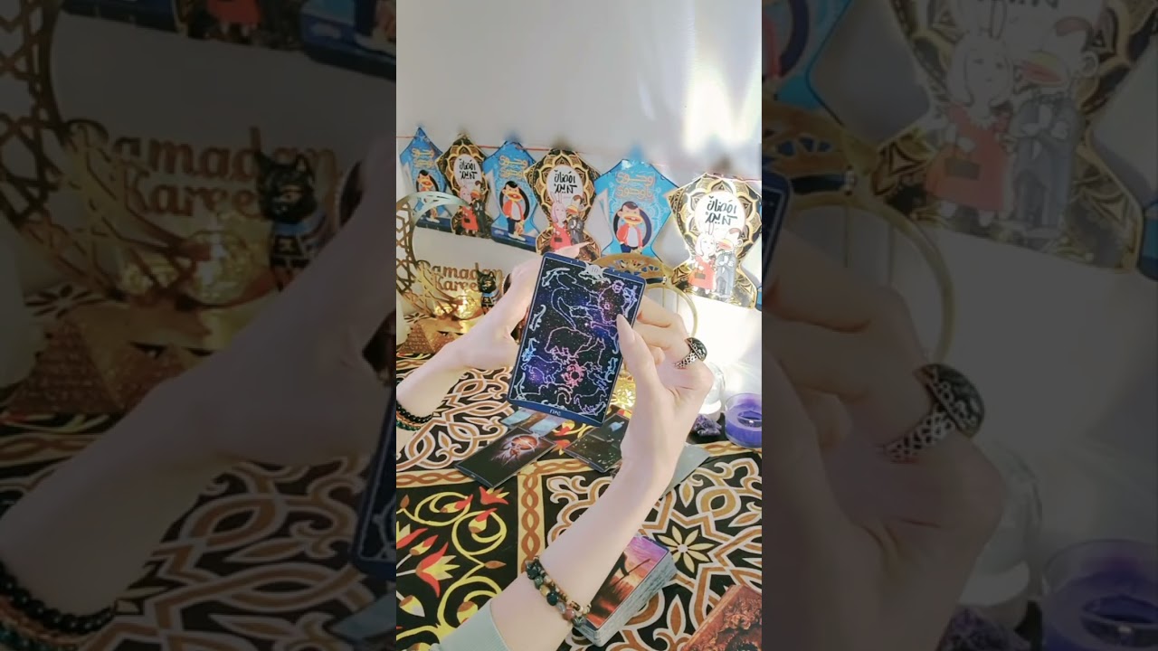 مقارنه قويه بينك وبين الطرف الثالث/كيف يرى العلاقه ومشاعره ونواياه/هل فى خروج للطرف الثالث وطاقتهم