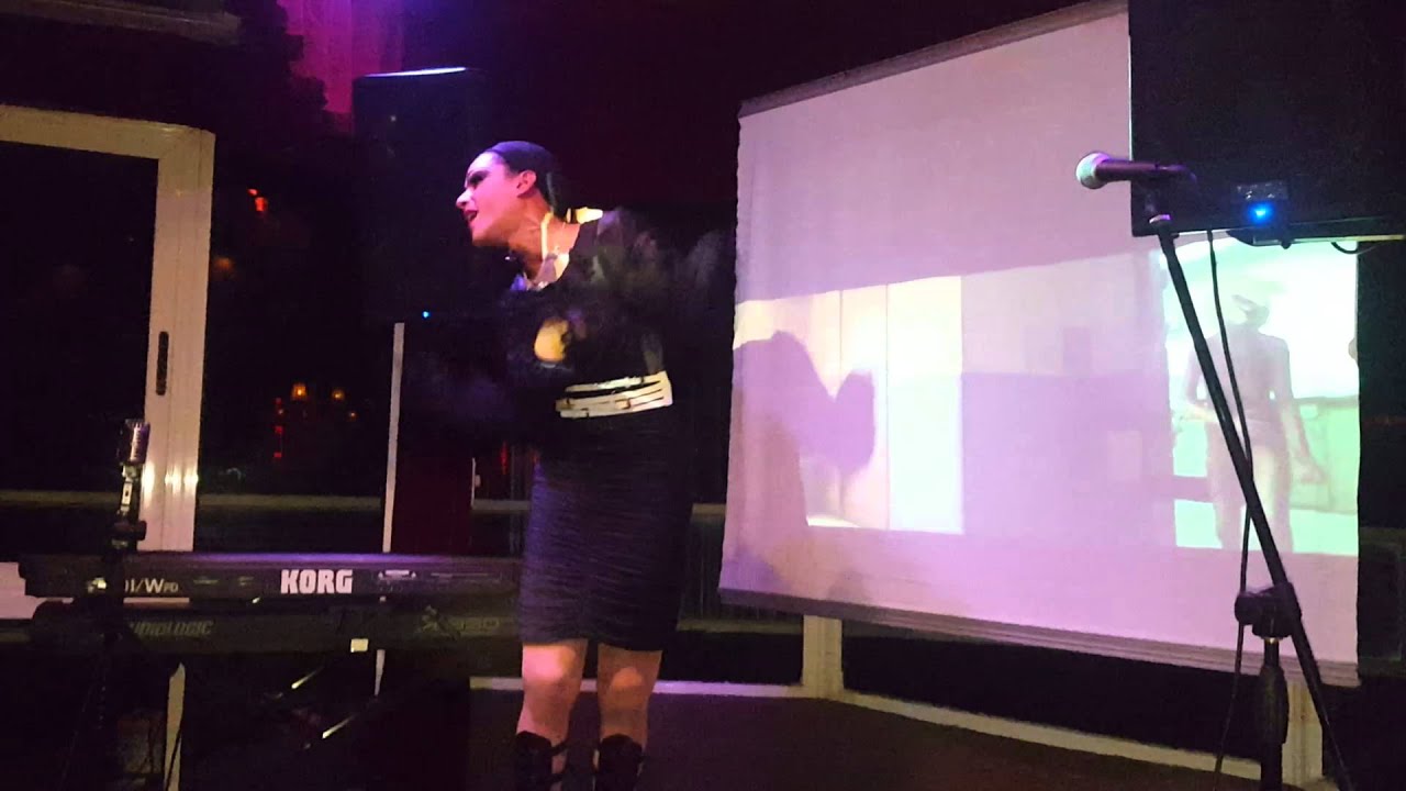 transformista cubano devora - YouTube