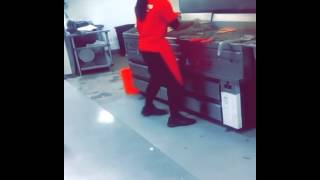 Five Guys employee having fun !🙏