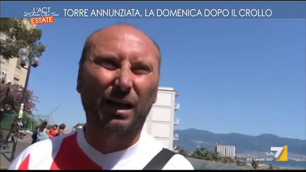 Torre Annunziata, la domenica dopo il crollo