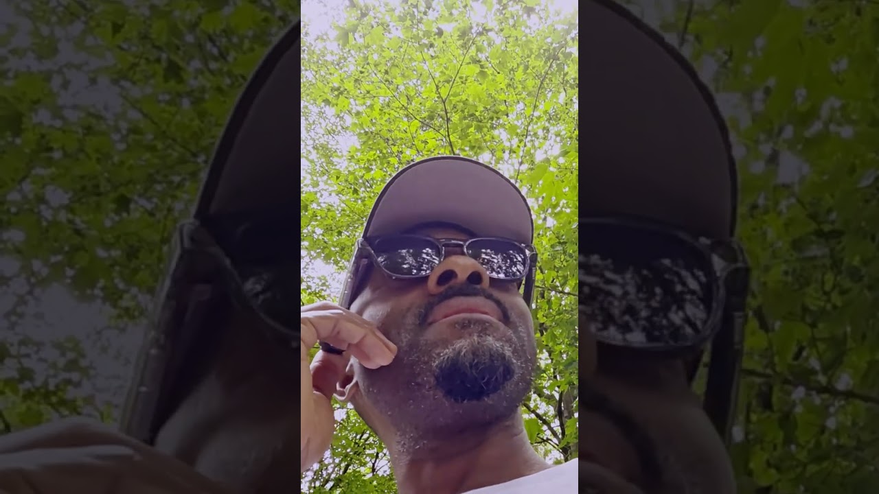 These AI Glasses Don't Look Like AI Glasses