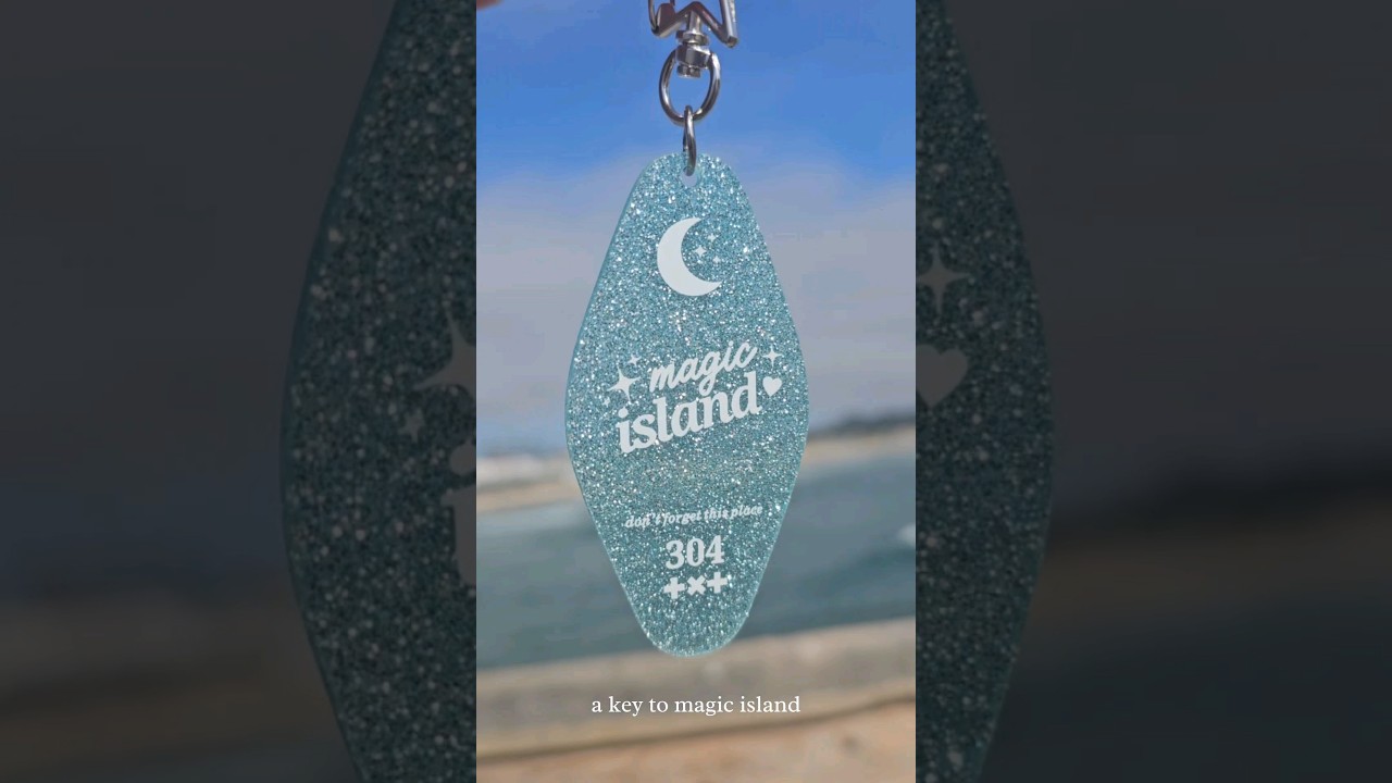 i made a magic island keychain bc i was so touched from txt preforming it for act promise 