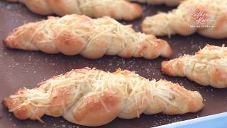 Plaited Cheese Buns  芝士辫子面包