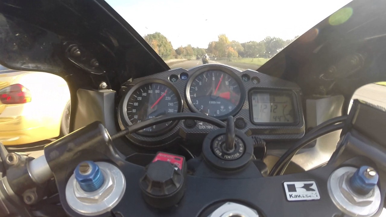 Kawasaki zx12r vs zx10r roadracing autobahn 300+ YouTube