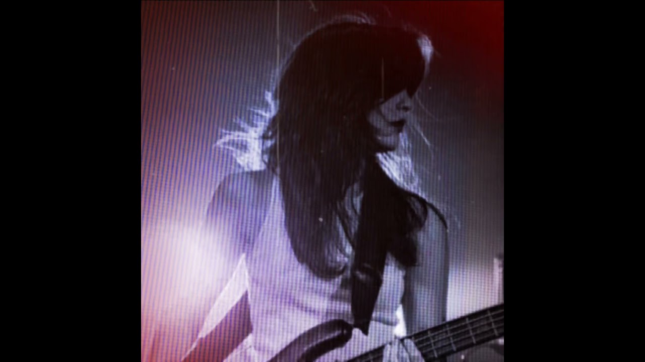 I love rock music and wanna sing onstage one day. 