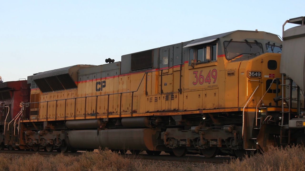 SD90MAC on CP 301!!! CP 8880 Reverses CP 301 into Swift Current SK, CP Maple Creek Sub. 10/09/2021