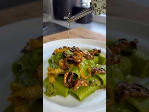 Pasta con le Zucchine di un Verde Brillante