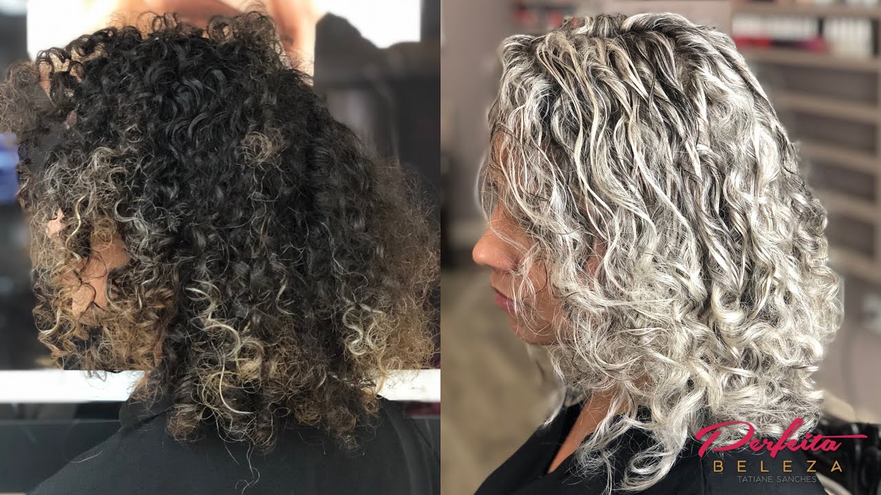 Platinado em cabelo cacheado