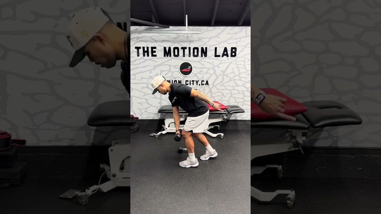 Floating heel hip hinge