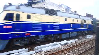 {CNR} DF11 0015 hauling K587 passenger train arriving at CNR Foshan Station