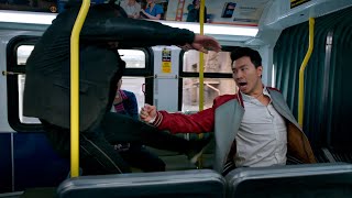 Pelea en el autobús (1/2) | Shang Chi y la Leyenda de los diez anillos| LATINO HD