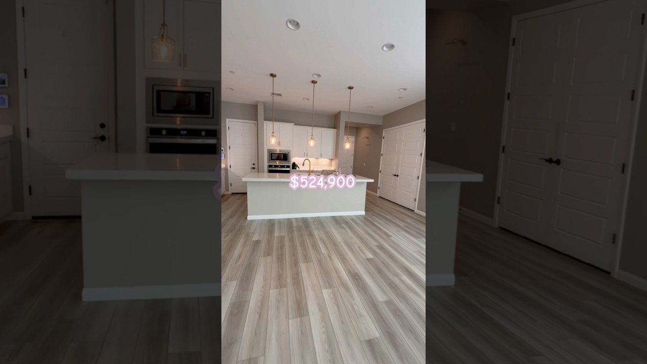 Дом в Лас-Вегасе с четырьмя спальнями и современной кухней 