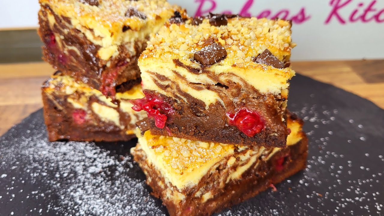 Super lecker! Saftiger Brownie Kuchen mit Quarkcreme und Johannisbeeren ...