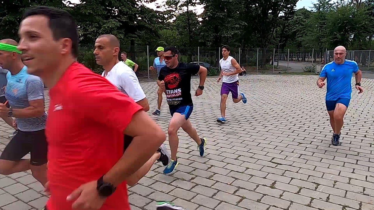 Antrenament de alergare Unstoppable  - 10x400 metri