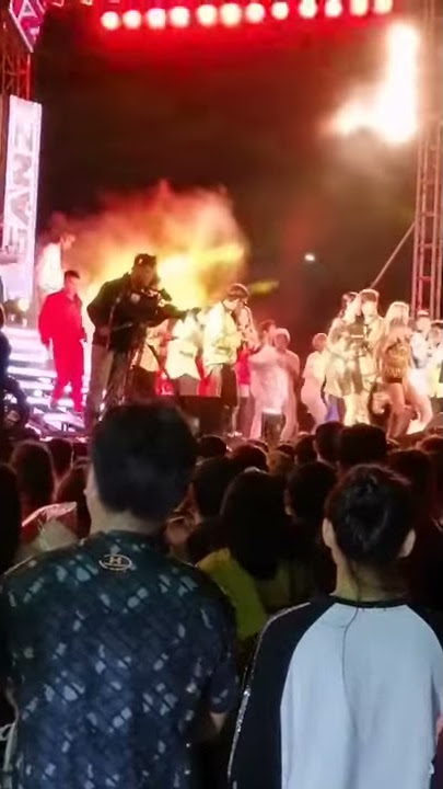 កាម៉ាប់ៗកូរណាស់បងៗ https://youtu.be/Y2T_rIZ4Pho