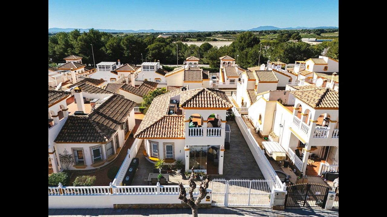 Detached Villa for sale in Pinar de Campoverde