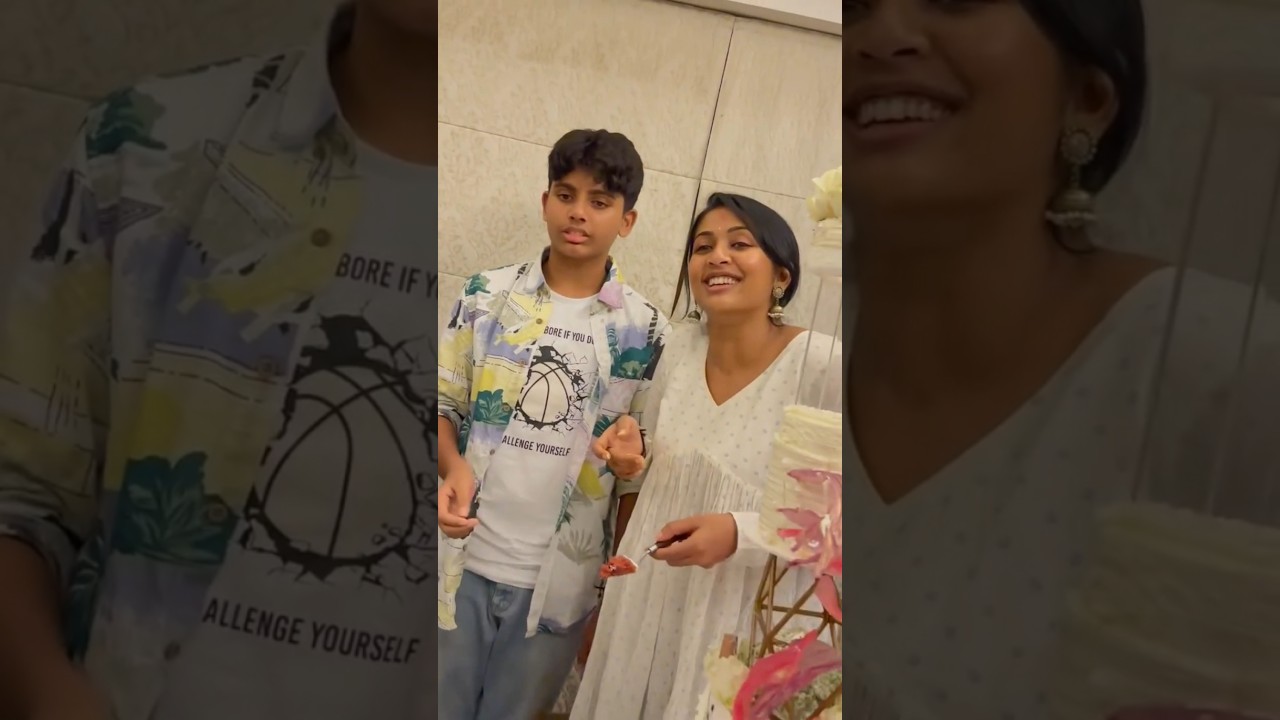 നവ്യ നായർയുടെ പിറന്നാളിന് സമ്മാനം നൽകി മകൻ 🥰 