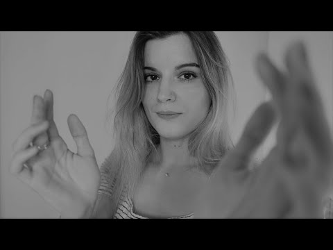 ASMR FR 🕊 MOUVEMENTS DE MAINS & FACE TOUCHING EN NOIR ET BLANC 😴🤍