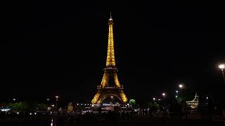 Eiffel tower at night (timelapse)