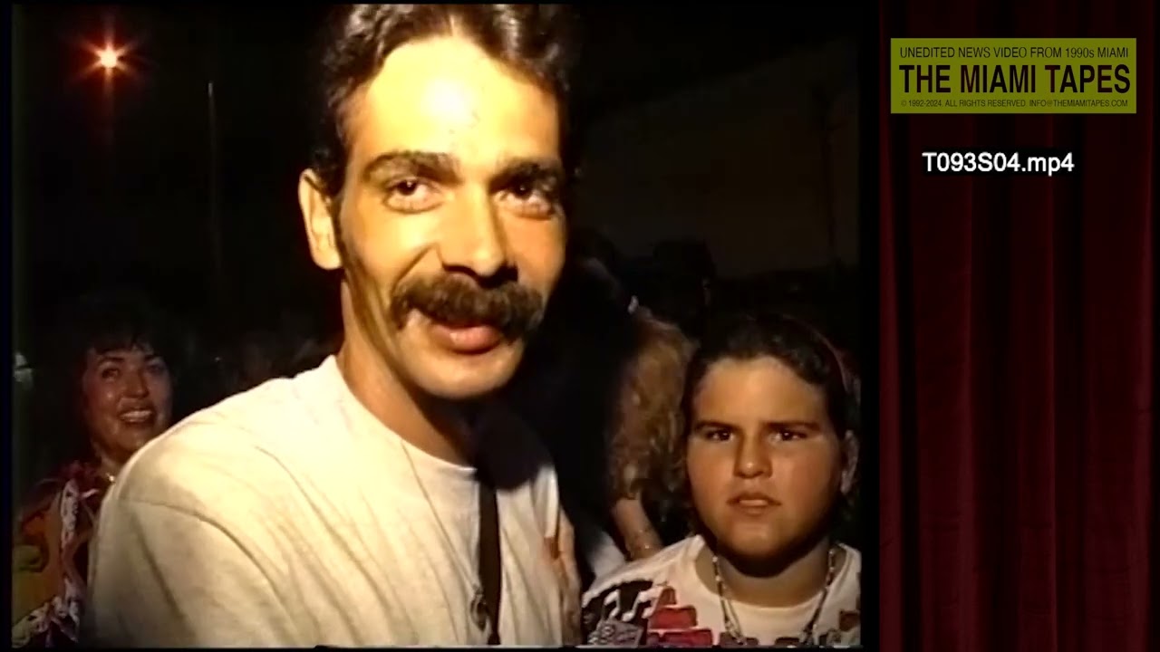 T093S04: Lining up in Little Havana to apply for subsidized housing, 8/16/1994.