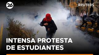 Policía Chilena Usa Cañones De Agua En Protesta De Estudiantes Contra Gobierno De Kast