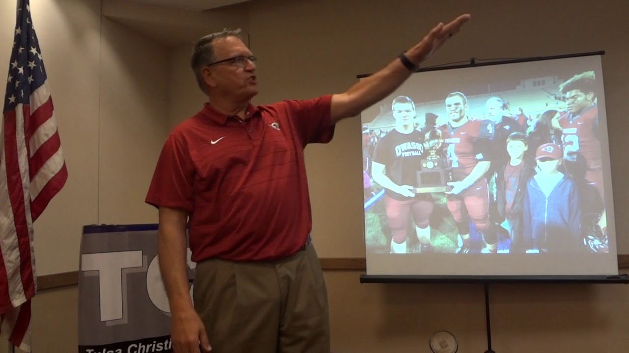 Coach Bill Blankenship speaking at the Tulsa Christian Businessmen luncheon.