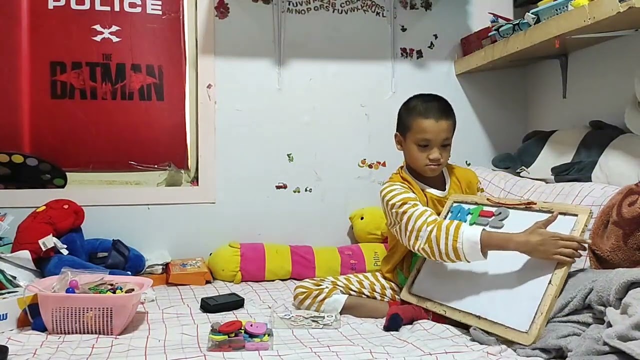 Nagpakitang gilas sa kanyang alphabet at numbers good job 