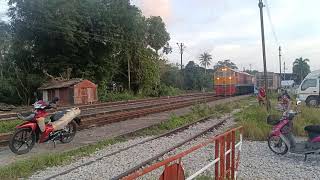 ขบวน172เข้าสถานีพัทลุงทำขบวนโดย GEA 4528