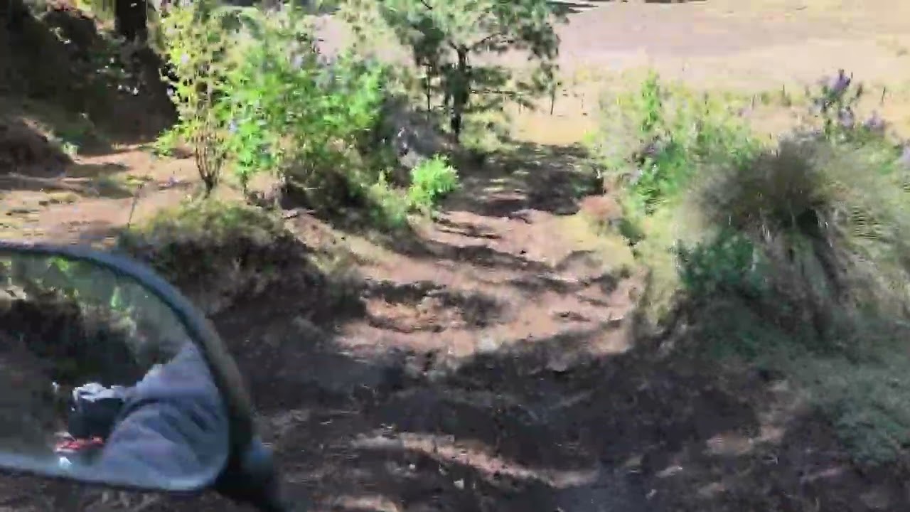 Subiendo el pico del cerro de tancitaro, cada que avanzamos se pone más feo el camino 