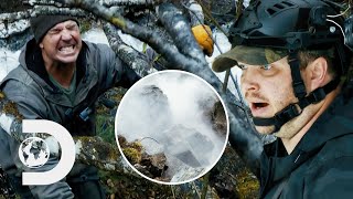 New Recruit Injures Dustin With A 'Killer Boulder'! | Gold Rush: White Water