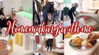 DAY IN THE LIFE // WINTER HOMEMAKING // CLEANING & COOKING
