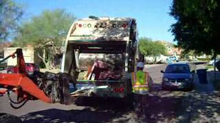 Peterbilt 320 McNeilus 32 YD RL ~ Bulk Trash ~ MC6137 ~ Part 3
