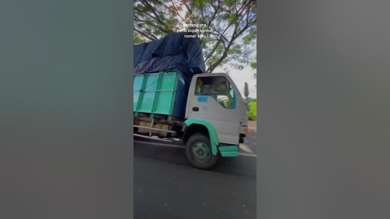 truck Isuzu nkr oleng parah truck Isuzu nkr oleng parah