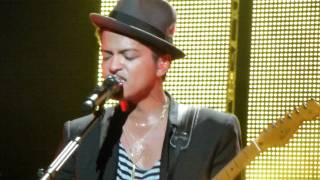 BRUNO MARS, Live (HD) Brixton Academy - Liquor Store Blues 23/10/11