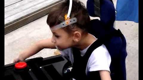 Kyle using a bugzy with the Headpod Head Support