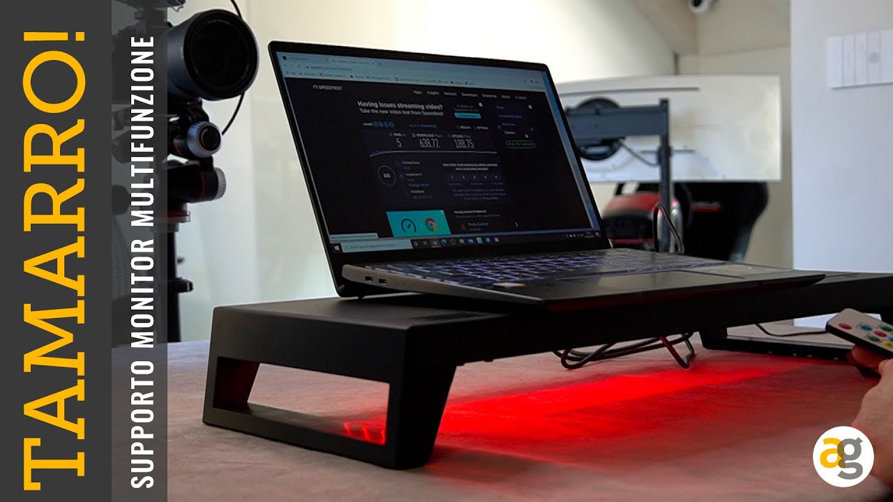 TREETALK Scrivania da gioco, scrivania per computer, con grande supporto per monitor e ripiano aperto, gancio per cuffie, 2 supporti per altoparlanti per casa e ufficio (fibra di carbonio nera