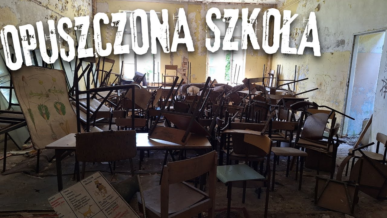 Opuszczona szkoła w pałacu pełna wyposażenia. - Tędy na Urbex