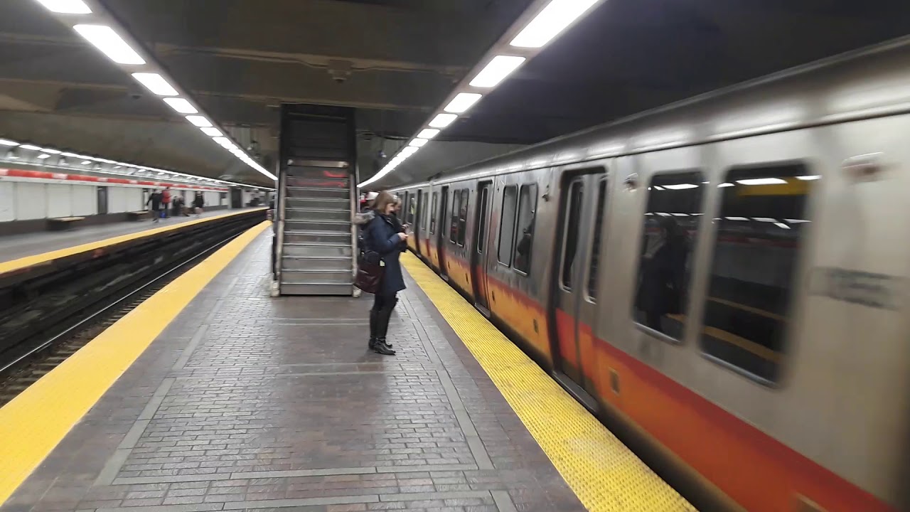 Boston MBTA Red Line train arriving at Park Street Station ( Nov 21 ...