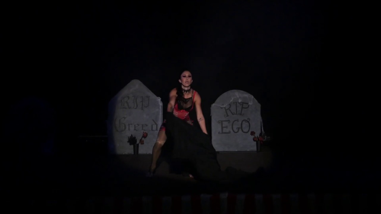 Sarah Parnell,  Queen