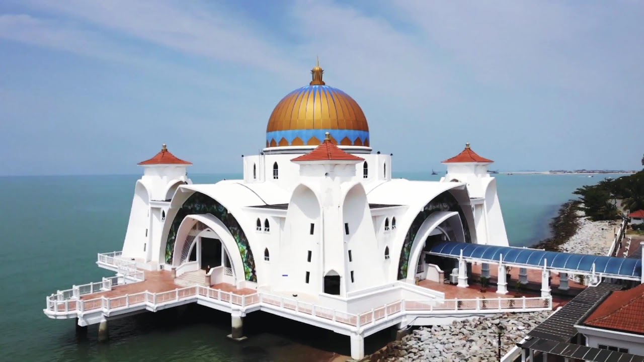 Melaka Straits Mosque - YouTube