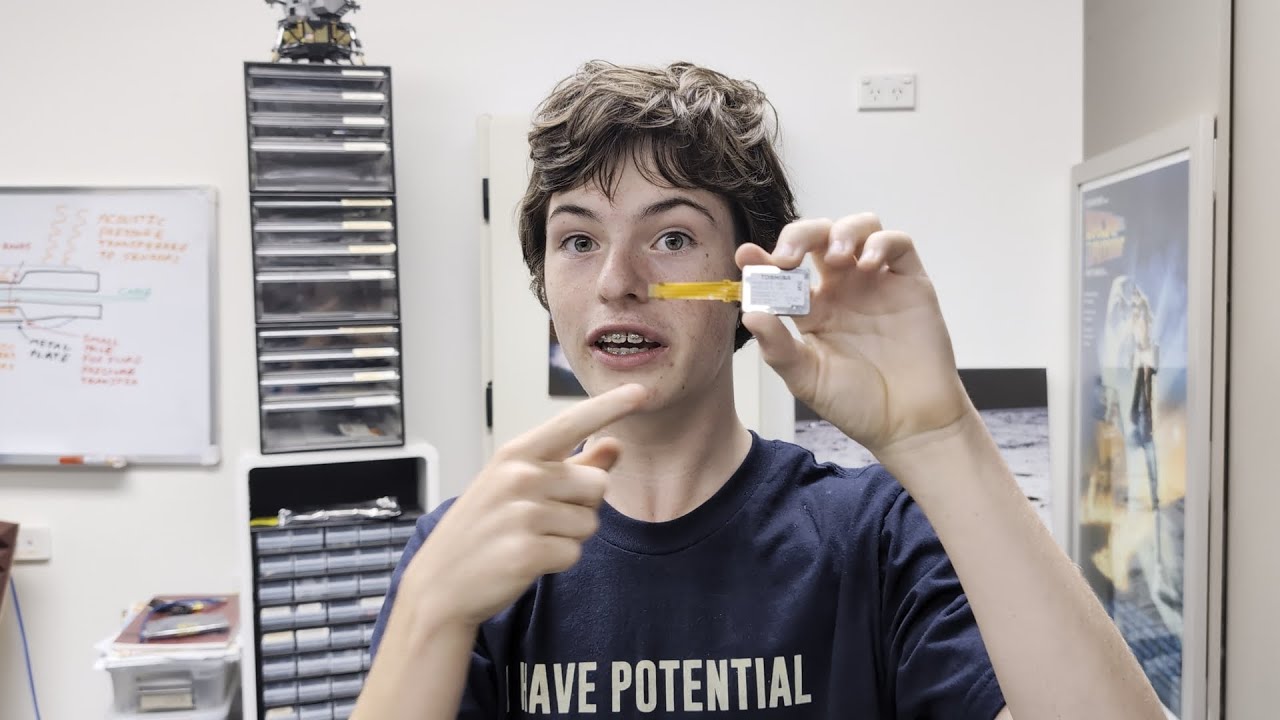 Can a 14yo Identify This Vintage Computer Relic? - YouTube