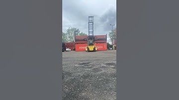 Stacking Storage Containers Starting a storage yard
