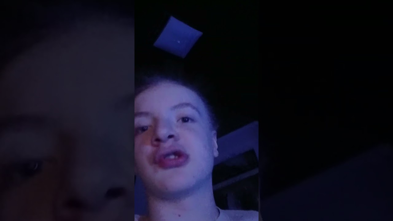 little sister when she walks in her older brothers room while hes texting a friend#funny#relatable