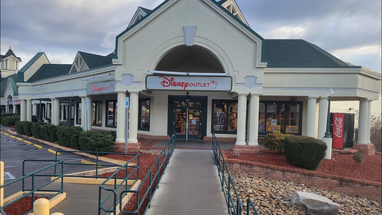 Аутлет Disney в Севьервилле, штат Теннесси. Прогулка по нему.