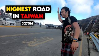 HITCHHIKING ACROSS TAIWAN | Easiest country to hitchhike?!