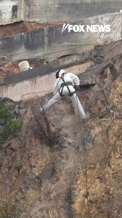 WATCH: Contractors face challenging removal of Palisades wildfire debris #shorts #wildfire #usa